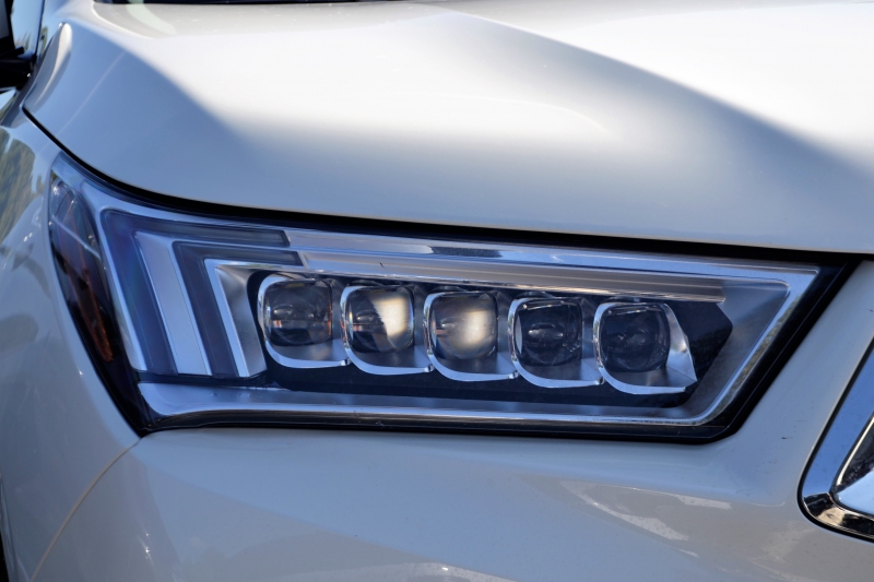 moto-NICE-min_acura-headlamp-2834131